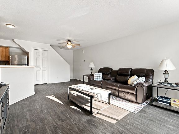5th image of 3701 Brook Ridge Ct Unit 303