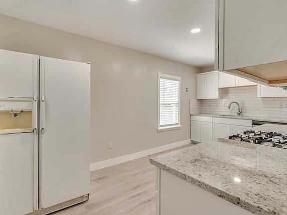 5th image of 37 W Robert Ave