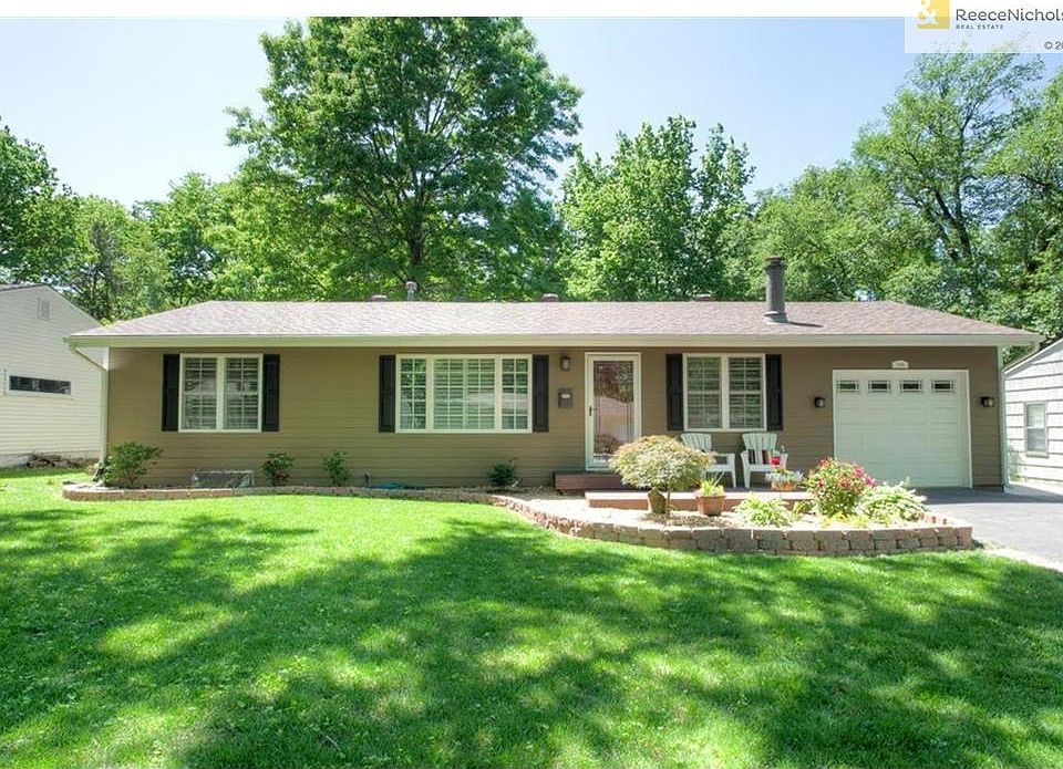 Cute as can be ranch in perfect location!