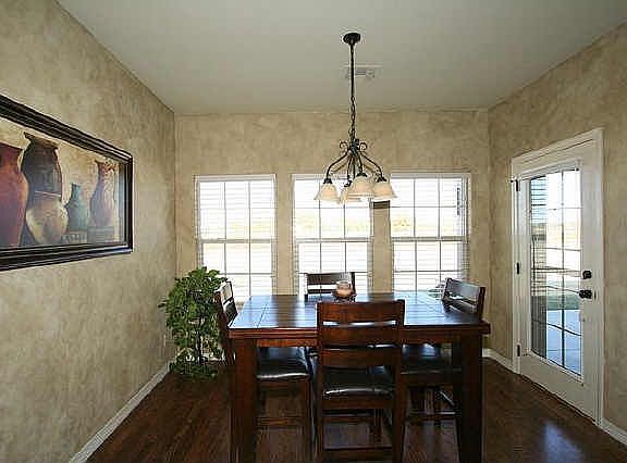 Breakfast Nook - faux finish walls
