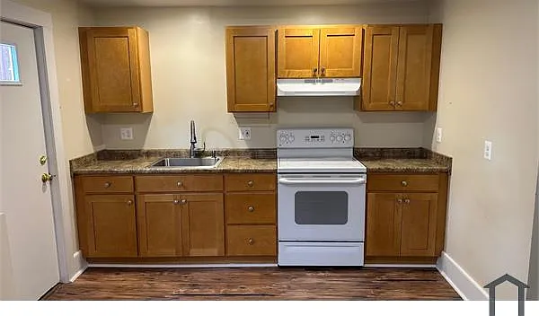3 bed, 1000 sqft, $1,850 — Photo 1