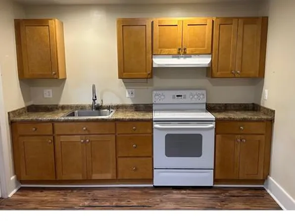 77 Ives St, Waterbury, CT 06704