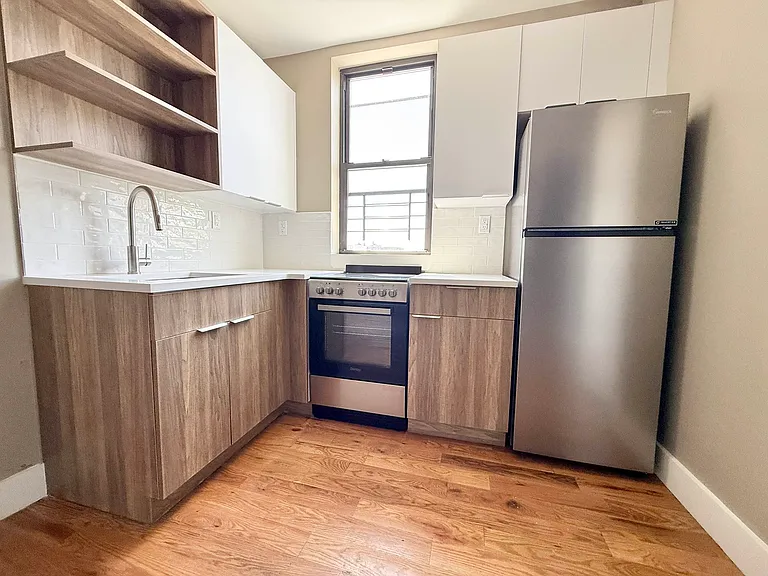 462 E 29th St #4A — Photo 6