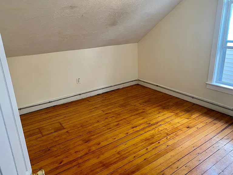 118 Seabury St Unit 2N Fall River Centrally Located 3 Bed/1 Bath — Photo 21