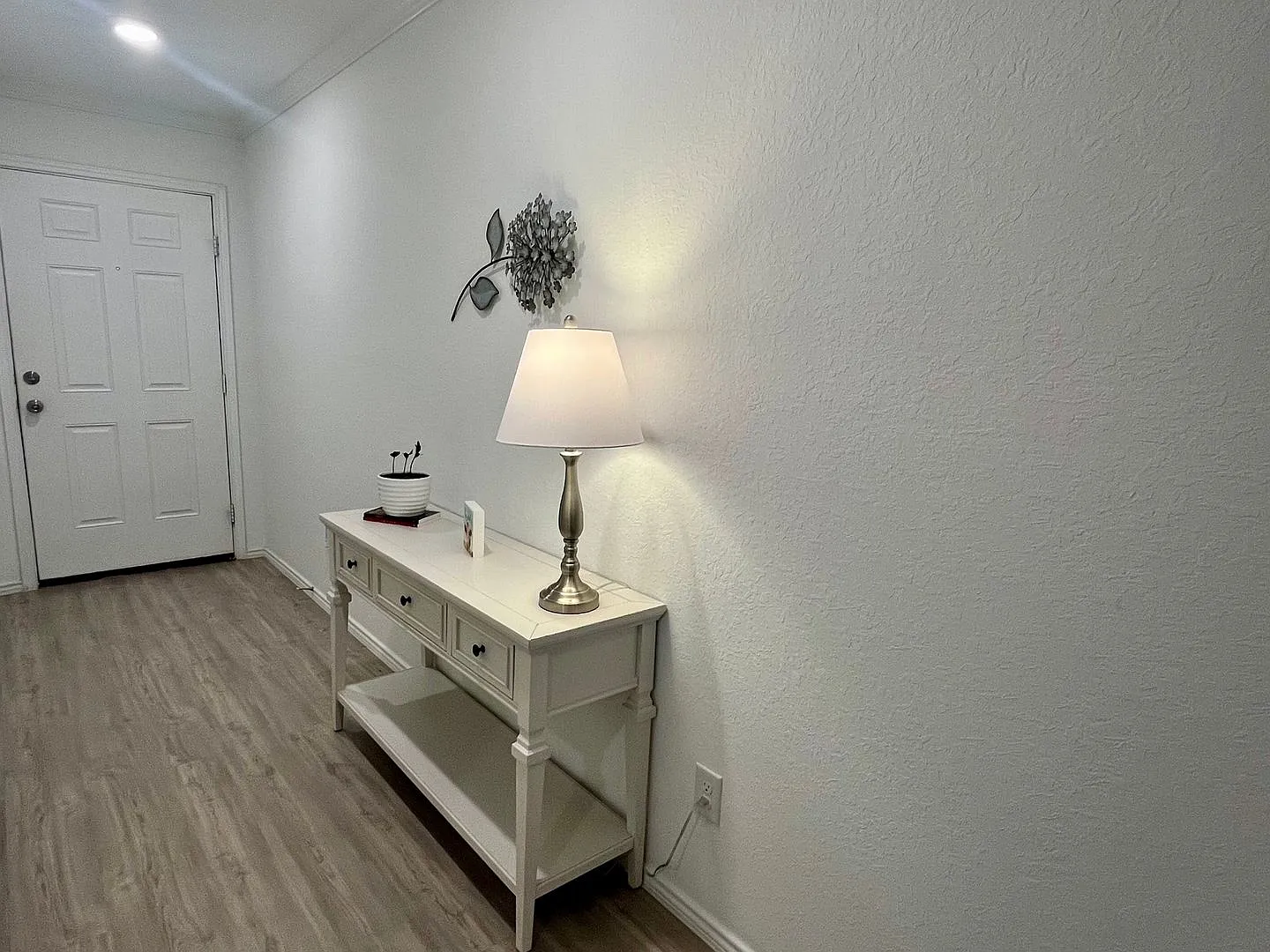 Stop the Car! Fabulous 4/2 Single Story, First Time Rental ~ Shows Like New ~ Must See! — Photo 4