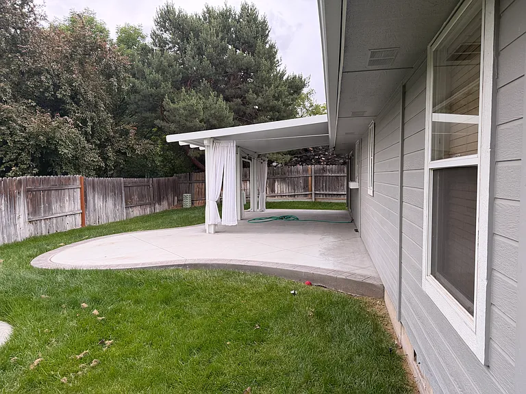 2566 E Mendota Dr — Photo 10