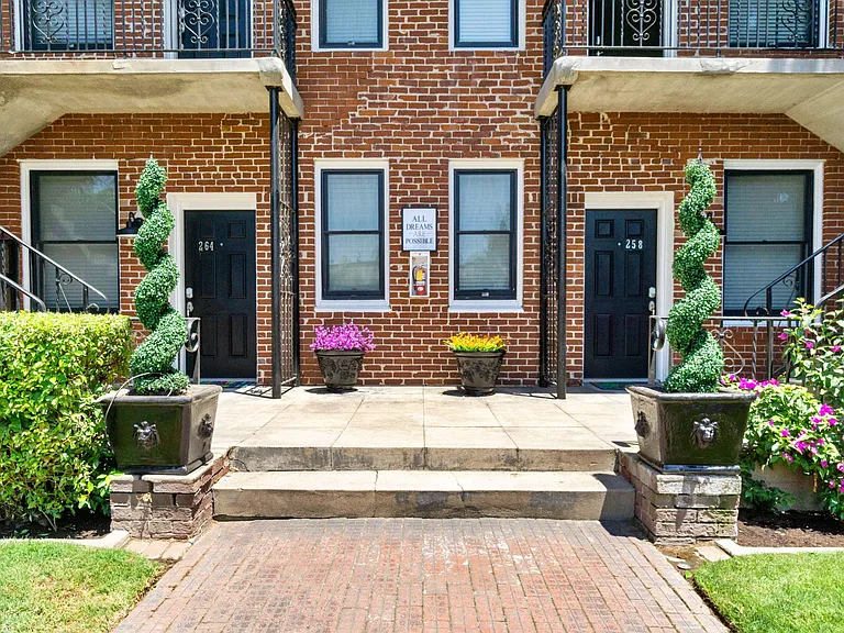 260 N Fulton St #260 — Photo 3