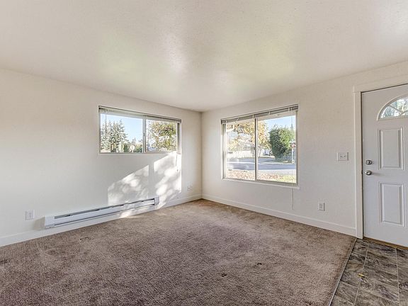 Bright and specious living room.