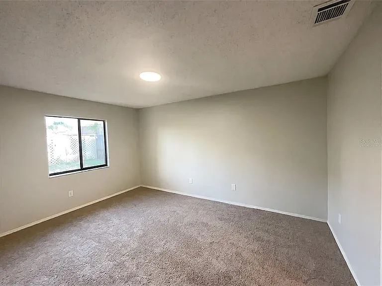 143 Coralwood Cir — Photo 7
