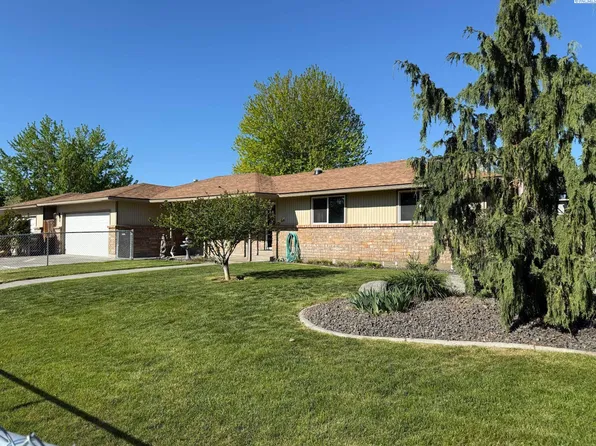 1923 Hummingbird Ln, West Richland, WA 99353