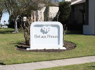 7081 N Holiday Dr, Galveston, TX 77550