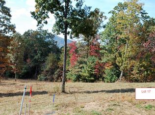 17 Jack Groves Ln, Hayesville, NC 28904