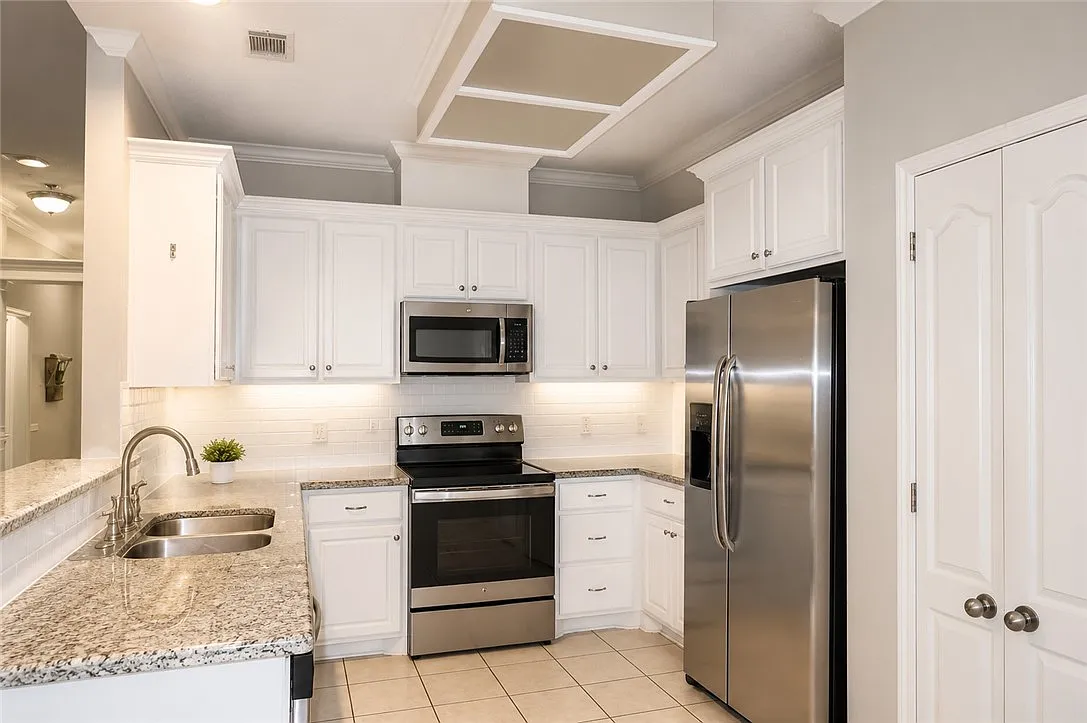 3 bed, 1630 sqft, $2,150 — Photo 3