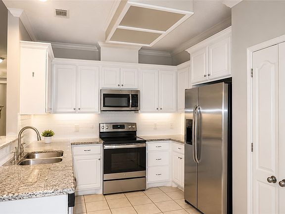 3rd image of 2364 Kendal Green Cir