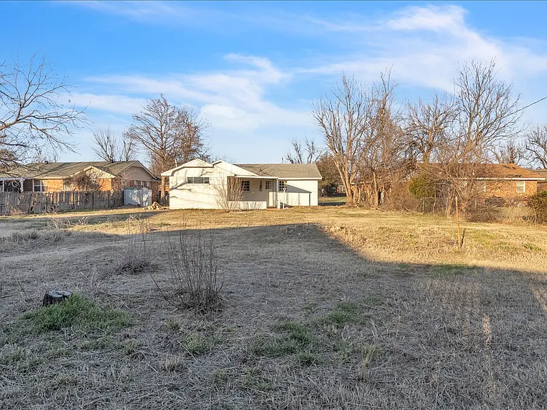 10313 N McKinley Ave — Photo 26