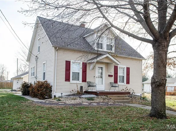 1314 Lindenthal Ave, Highland, IL 62249