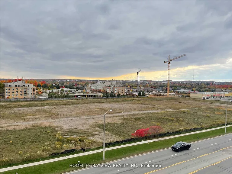 681 Yonge St #514 — Photo 10