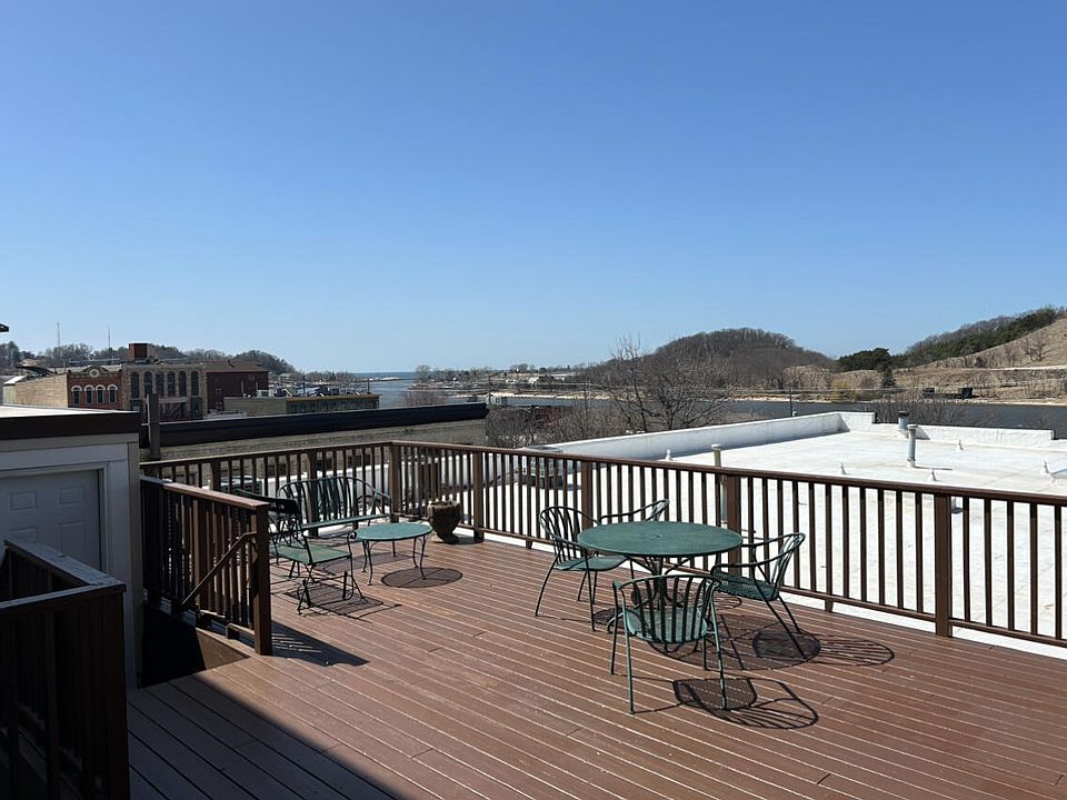2nd image of 110 N Harbor Dr Unit 305