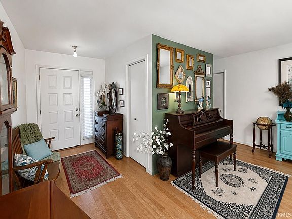 4th image of 9525 S Pointe Lasalles Dr #86