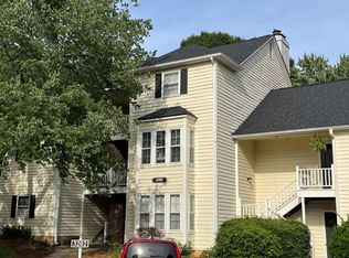3202 Selwyn Farms Ln APT 9, Charlotte, NC 28209