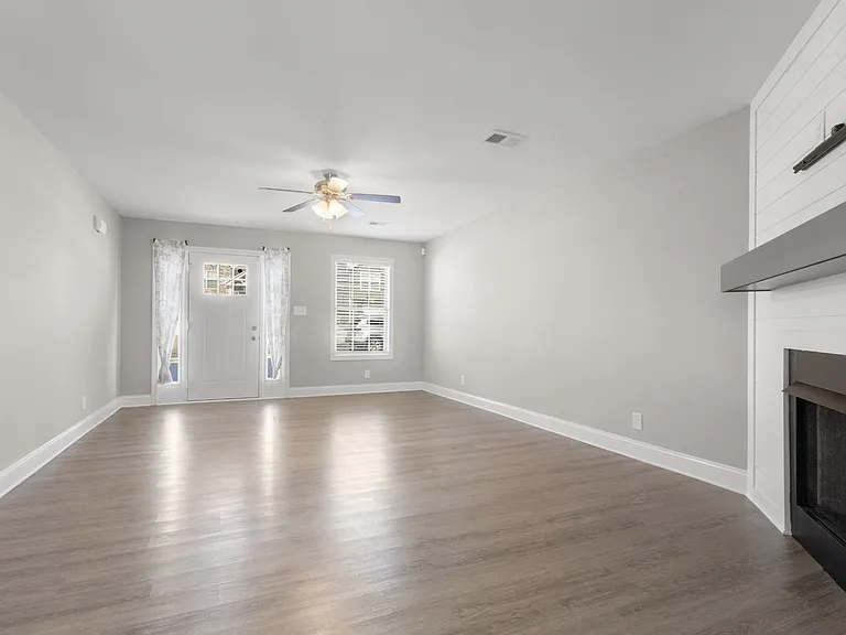 618 Battery Ct — Photo 9