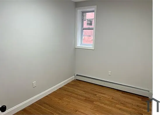 1932 Loring Pl S — Photo 3