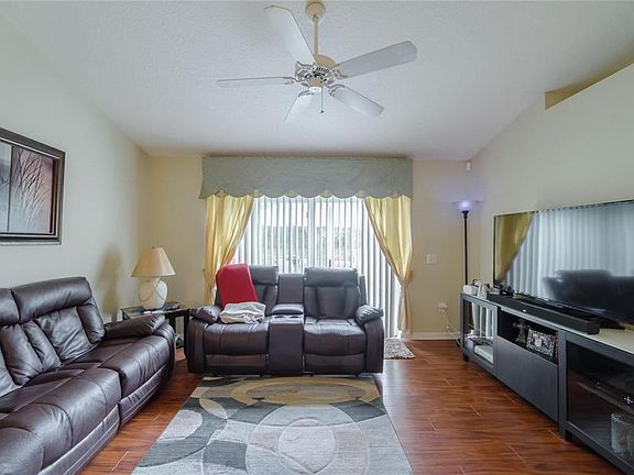 4th image of 10068 Creek Bluff Dr