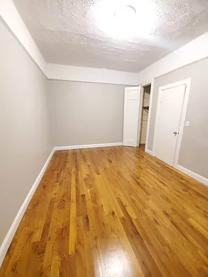 Rented by Smart NY Realty LLC | media 2