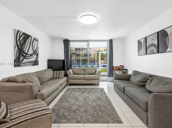 319 NE 14th Ave APT 106, Hallandale Beach, FL 33009
