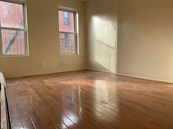 2nd image of 798 Rogers Ave APT 2