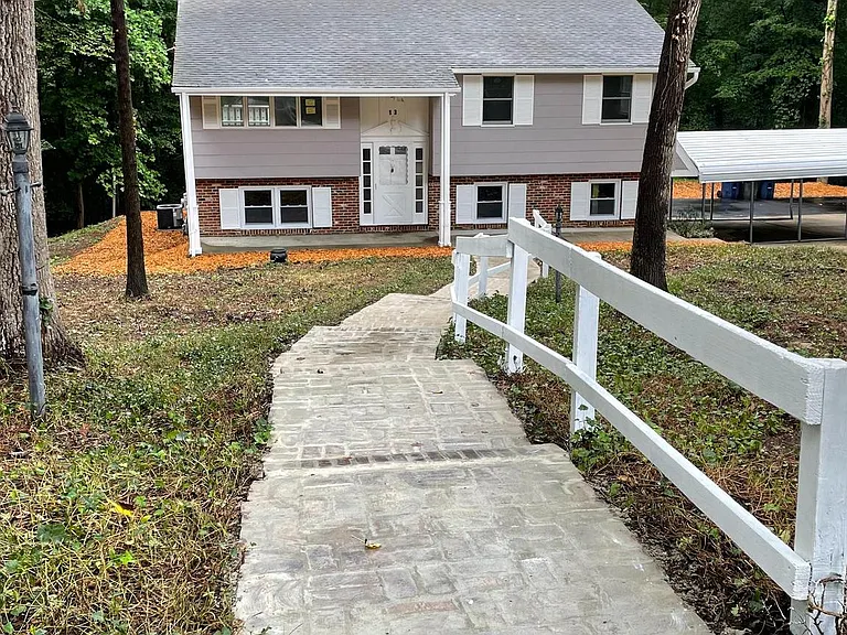 13 Glen Dr — Photo 3
