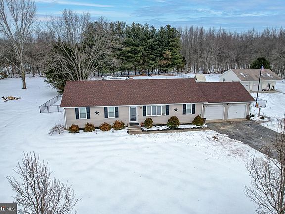 3rd image of 1851 Hartly Rd