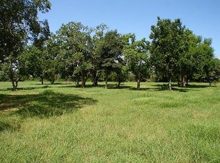 1136 Lawrence Rd, Kemah, TX 77565