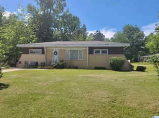 208 Bartlett Ave, Roanoke, AL 36274