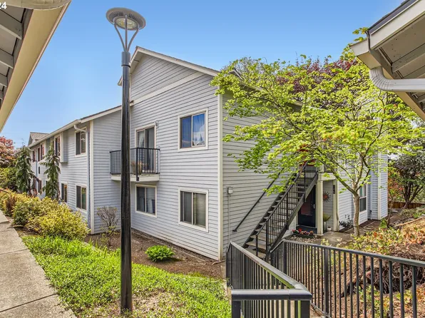 86 Kingsgate Rd Unit D106, Lake Oswego, OR 97035