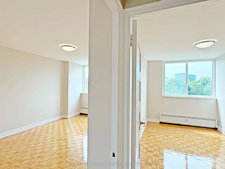 10 Shallmar Blvd #607 — Photo 8