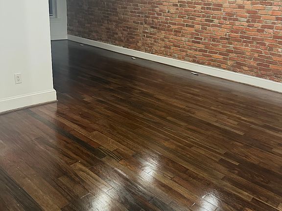 5th image of 447 Lamont St NW