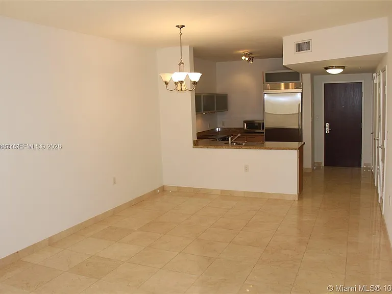 16275 Collins Ave — Photo 10