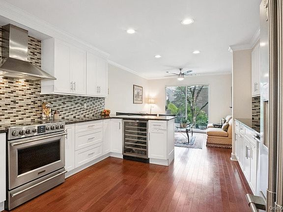4th image of 8 Waterside Close