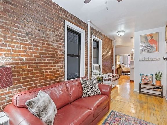 3rd image of 433 W 54th St APT 10