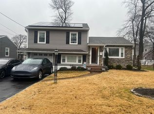 11 Wilshire Dr, Kenilworth, NJ 07033