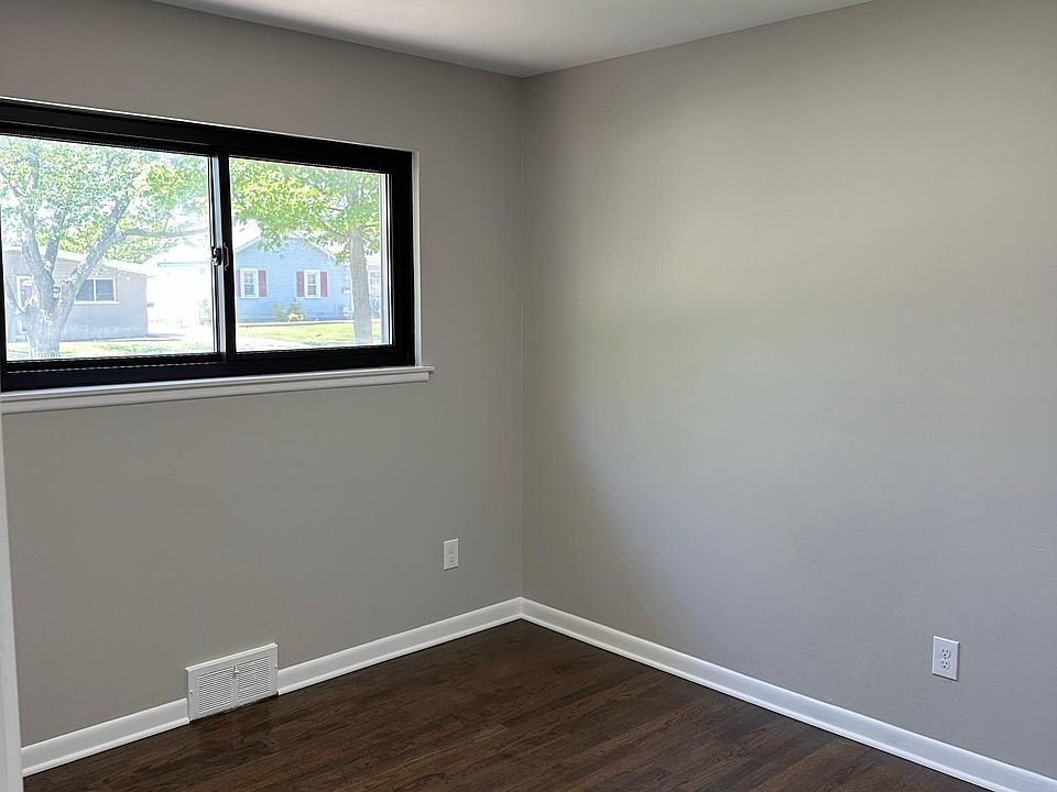 22413 Detour St, photo 5