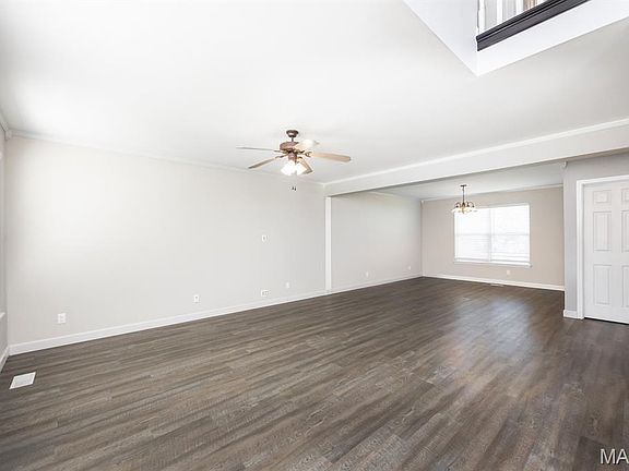 5th image of 241 Brookmanor Ct