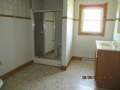 3rd image of 3363 Glenwood Ave