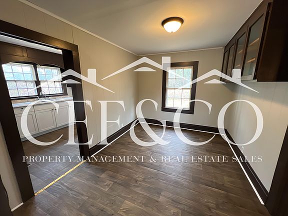 5th image of 304 Knollwood Dr