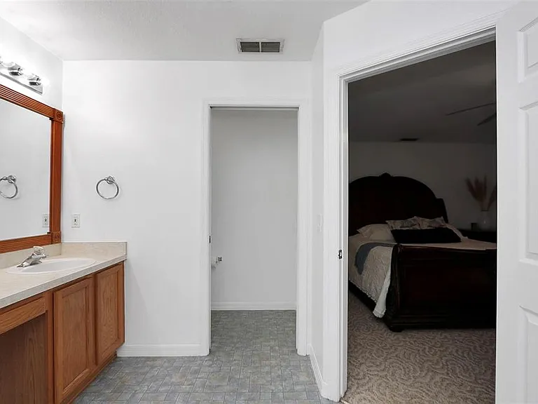 10648 SW 38th Ave — Photo 31