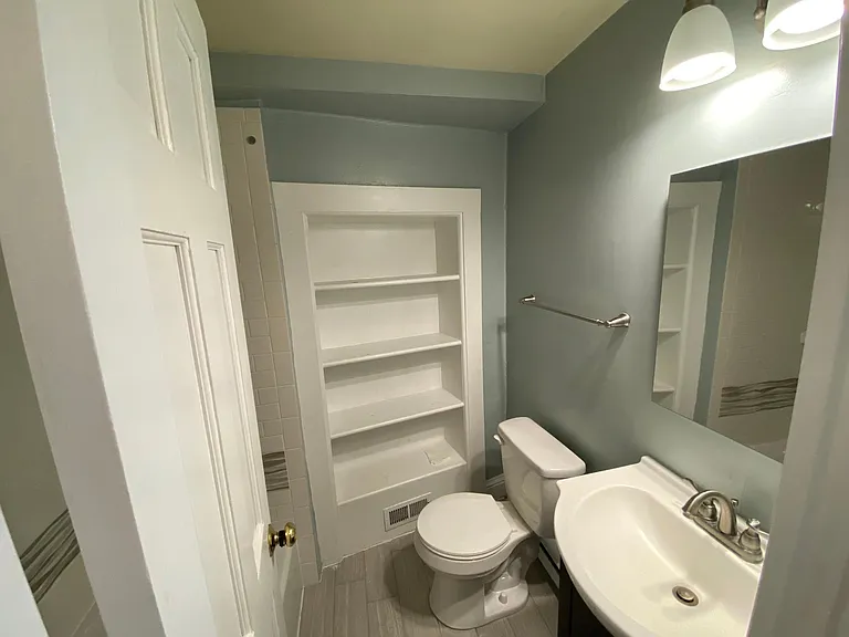 330 N Carolina Ave SE #BASEMENT — Photo 6