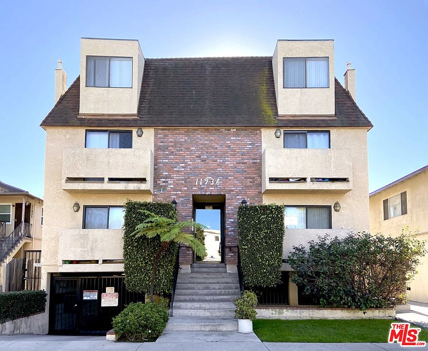 1st image of 11936 Venice Blvd