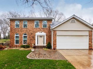 467 Lynwood Forest Dr, Ballwin, MO