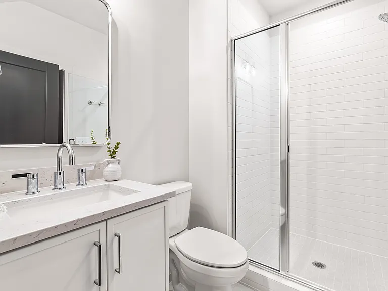 813 Niantic St #813 — Photo 12